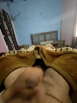 Snapshot of Deshilund9 chatting on February 13, 10:12 am Deshilund9 online show from February 13, 10:12 am