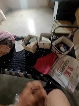 Snapshot of Deshilund9 chatting on February 19, 7:50 am Deshilund9 online show from February 19, 7:50 am