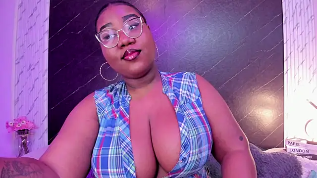 Darnellqueen online show from September 17, 3:52 am