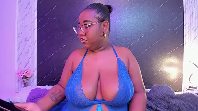 Darnellqueen online show from November 6, 1:06 am
