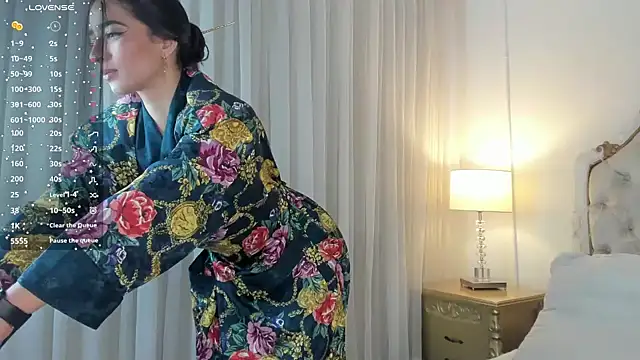 Valentina Ross  online show from January 14, 1:06 pm