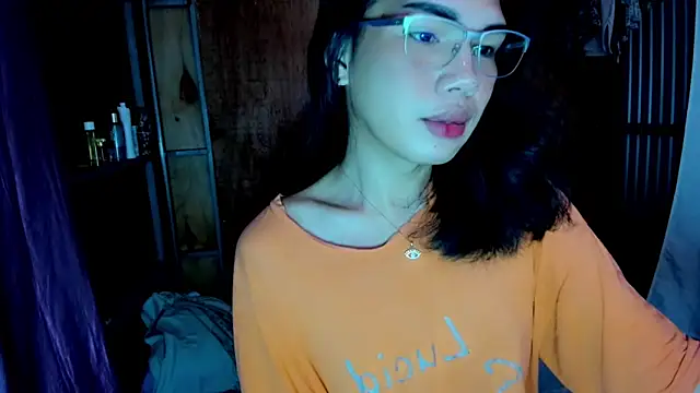 Snapshot of mav1s_ chatting on December 15, 12:59 am mav1s online show from December 15, 12:59 am