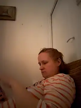 Snapshot of She-devilx chatting on December 28, 11:26 pm She-devilx online show from December 28, 11:26 pm