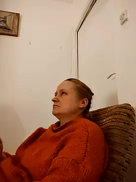 Snapshot of She-devilx chatting on February 6, 9:38 pm She-devilx online show from February 6, 9:38 pm