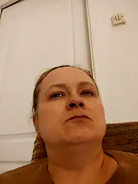 Snapshot of She-devilx chatting on March 15, 2:24 am She-devilx online show from March 15, 2:24 am