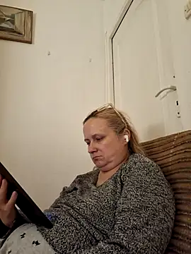 Snapshot of She-devilx chatting on September 18, 9:06 pm She-devilx online show from September 18, 9:06 pm