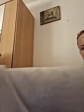 Snapshot of She-devilx chatting on September 22, 9:17 pm She-devilx online show from September 22, 9:17 pm