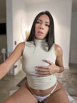 EllaSanz  online show from November 7, 10:32 pm