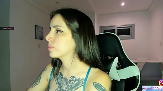 Snapshot of belu_arg chatting on January 2, 2:43 am belu arg online show from January 2, 2:43 am