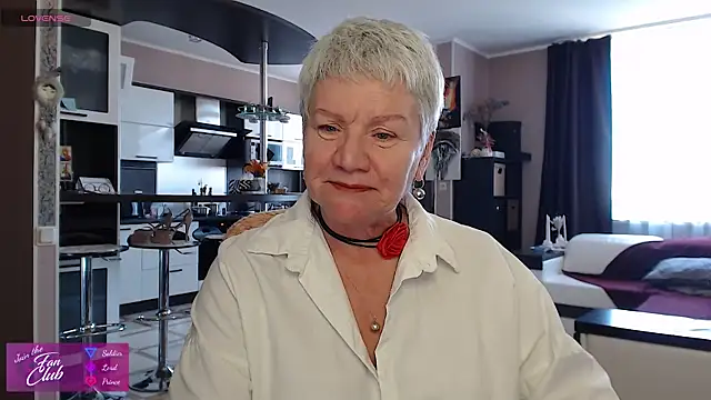 roxana brooks online show from April 1, 2:25 pm