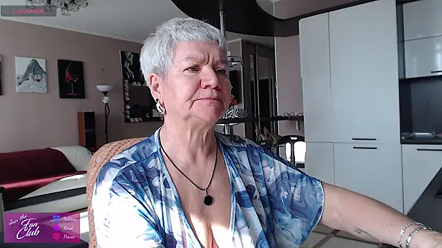 roxana brooks online show from April 5, 8:11 am