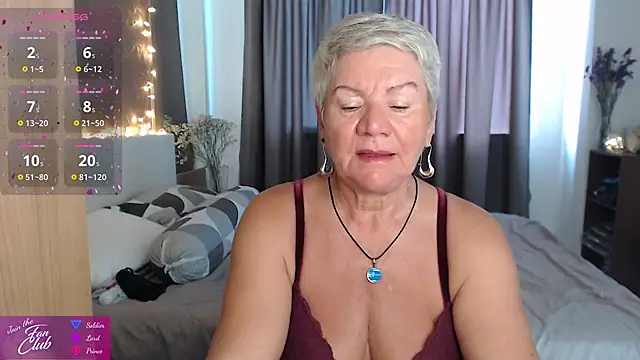 Snapshot of roxana_brooks chatting on May 7, 2:28 am roxana brooks online show from May 7, 2:28 am
