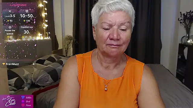 Snapshot of roxana_brooks chatting on May 26, 11:39 am roxana brooks online show from May 26, 11:39 am