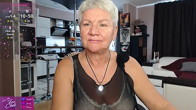 Snapshot of roxana_brooks chatting on June 17, 8:28 am roxana brooks online show from June 17, 8:28 am