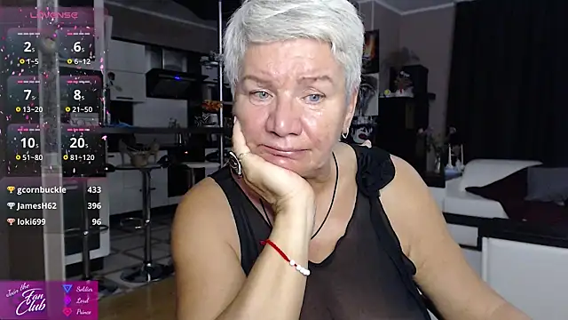 Snapshot of roxana_brooks chatting on July 5, 8:16 pm roxana brooks online show from July 5, 8:16 pm