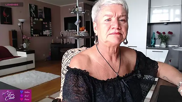 Snapshot of roxana_brooks chatting on July 10, 8:18 am roxana brooks online show from July 10, 8:18 am