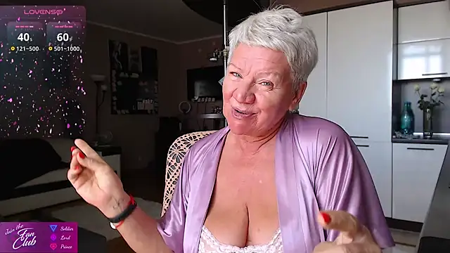 Snapshot of roxana_brooks chatting on July 18, 6:06 am roxana brooks online show from July 18, 6:06 am
