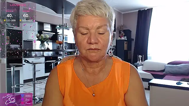 Snapshot of roxana_brooks chatting on July 25, 2:25 pm roxana brooks online show from July 25, 2:25 pm