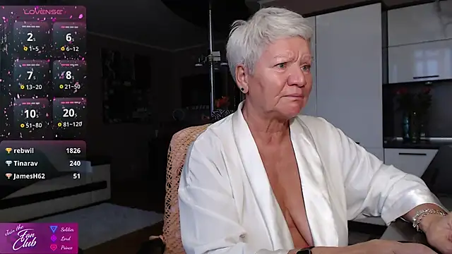 Snapshot of roxana_brooks chatting on July 30, 7:13 pm roxana brooks online show from July 30, 7:13 pm