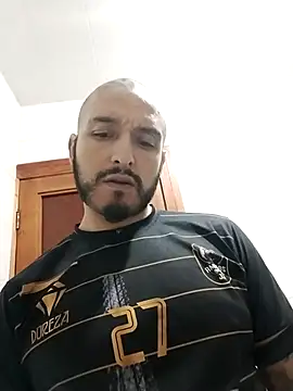 Snapshot of KenllyH chatting on December 5, 1:03 am KenllyH online show from December 5, 1:03 am