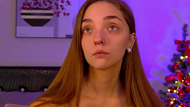 Snapshot of VirginieCruz chatting on December 28, 5:44 am VirginieCruz online show from December 28, 5:44 am