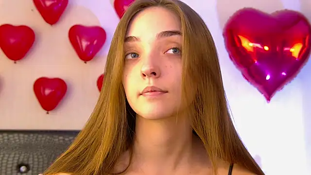 Snapshot of VirginieCruz chatting on February 15, 5:51 am VirginieCruz online show from February 15, 5:51 am