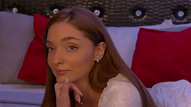 Snapshot of VirginieCruz chatting on February 28, 2:53 pm VirginieCruz online show from February 28, 2:53 pm