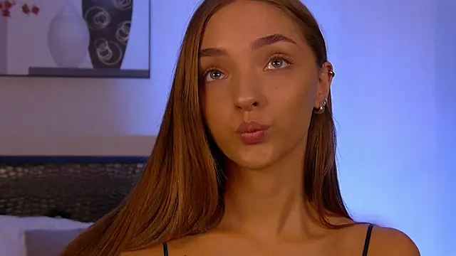 Snapshot of VirginieCruz chatting on September 15, 7:25 pm VirginieCruz online show from September 15, 7:25 pm