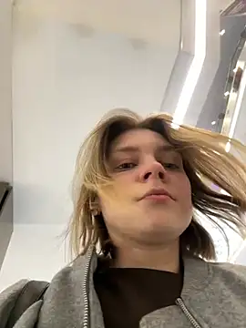 ValenciaShock online show from April 15, 7:04 am