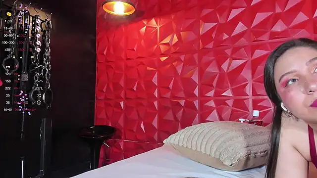 Isabella Daniell online show from September 28, 5:35 am