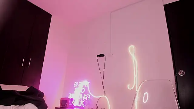 Snapshot of megar_3 chatting on February 2, 10:17 pm megar 3 online show from February 2, 10:17 pm