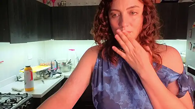 Snapshot of Mala_Bad chatting on June 1, 3:14 pm Mala Bad online show from June 1, 3:14 pm