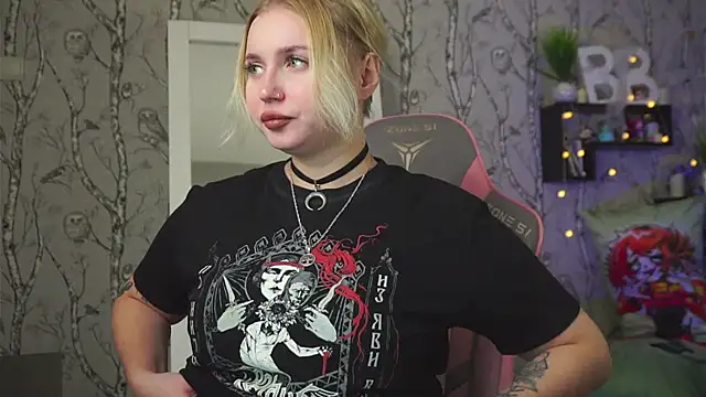 Moon Valkyrie online show from February 6, 6:07 am