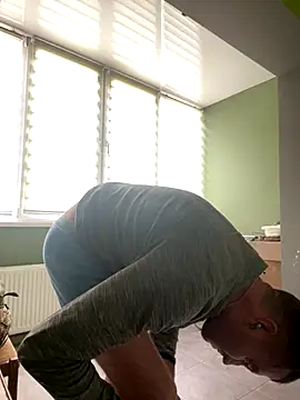 Snapshot of SexSanich chatting on September 29, 10:31 am SexSanich online show from September 29, 10:31 am