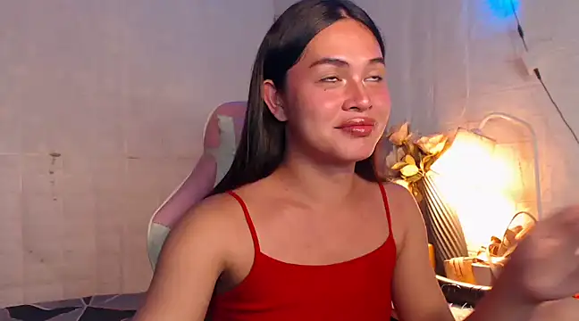 Ashely Lewis online show from December 13, 3:43 pm