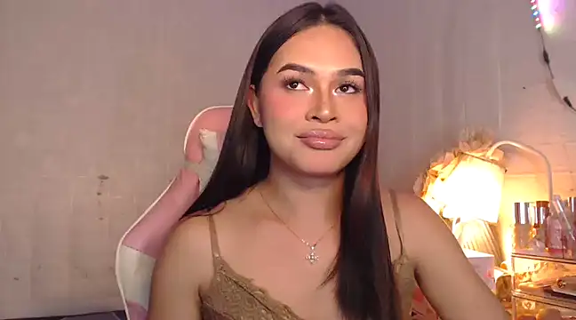 Ashely Lewis online show from January 19, 3:21 pm