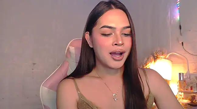 Ashely Lewis online show from February 5, 1:44 pm