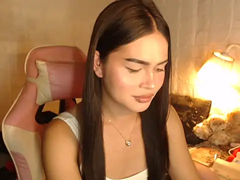 Ashely Lewis online show from November 26, 1:23 pm