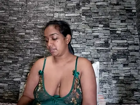 Xindias fantasyX online show from April 30, 6:25 pm