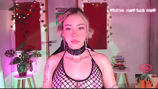 Snapshot of sakura_beauty chatting on December 15, 3:00 am sakura beauty online show from December 15, 3:00 am