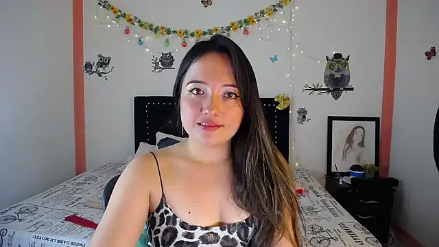 naughty girl 4u online show from December 18, 4:49 pm