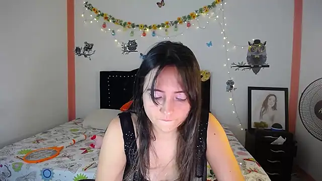 naughty girl 4u online show from February 24, 8:25 pm