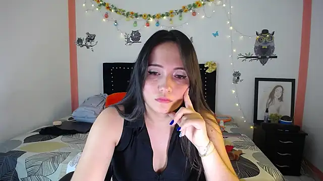 naughty girl 4u online show from March 7, 9:06 pm