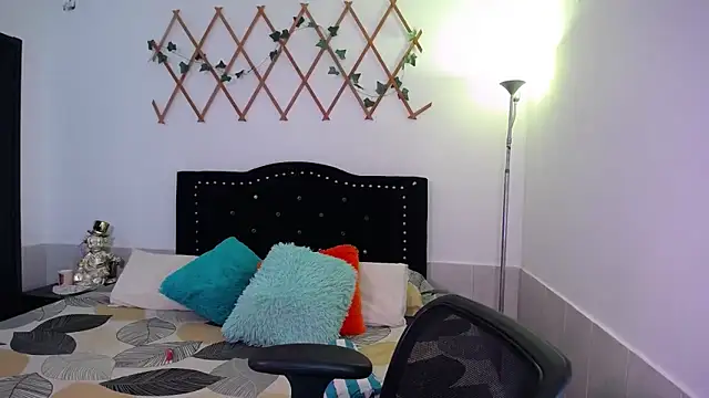 Snapshot of naughty_girl_4u chatting on October 30, 3:46 pm naughty girl 4u online show from October 30, 3:46 pm