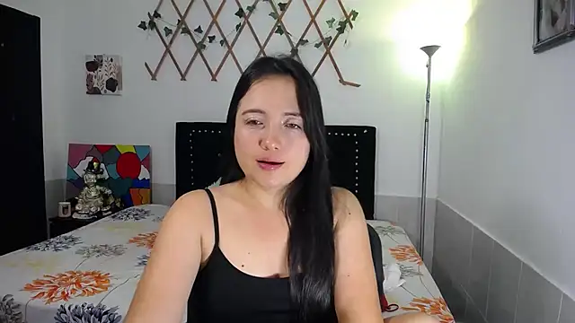 Snapshot of naughty_girl_4u chatting on May 5, 9:23 pm naughty girl 4u online show from May 5, 9:23 pm