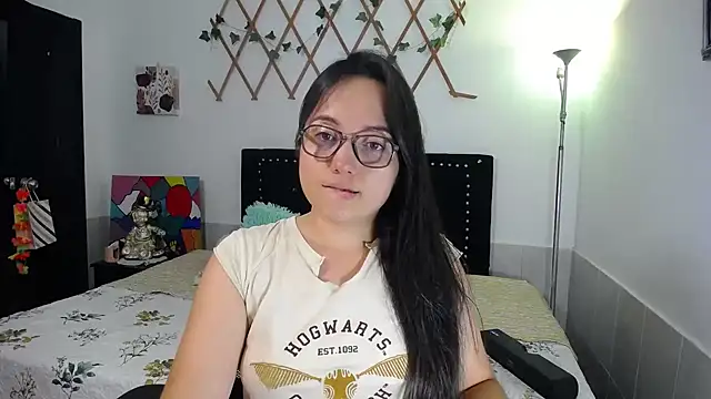 Snapshot of naughty_girl_4u chatting on May 18, 6:36 pm naughty girl 4u online show from May 18, 6:36 pm