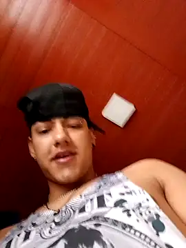 Snapshot of Triplex_Coolness chatting on September 18, 9:06 pm Triplex Coolness online show from September 18, 9:06 pm