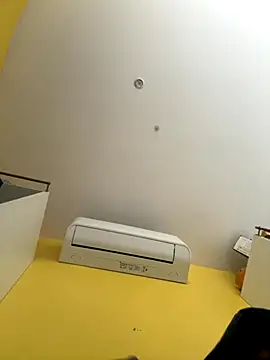 juniiorre online show from October 3, 12:57 pm