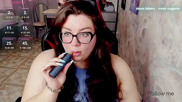Snapshot of alexa_sweetyy chatting on May 2, 4:50 am alexa sweetyy online show from May 2, 4:50 am