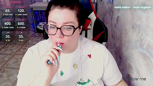 Snapshot of alexa_sweetyy chatting on May 12, 6:10 am alexa sweetyy online show from May 12, 6:10 am